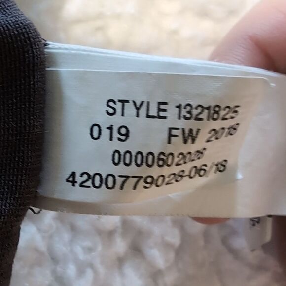 Ladies Under Armour Sports Bra Size L - Picture 11 of 11